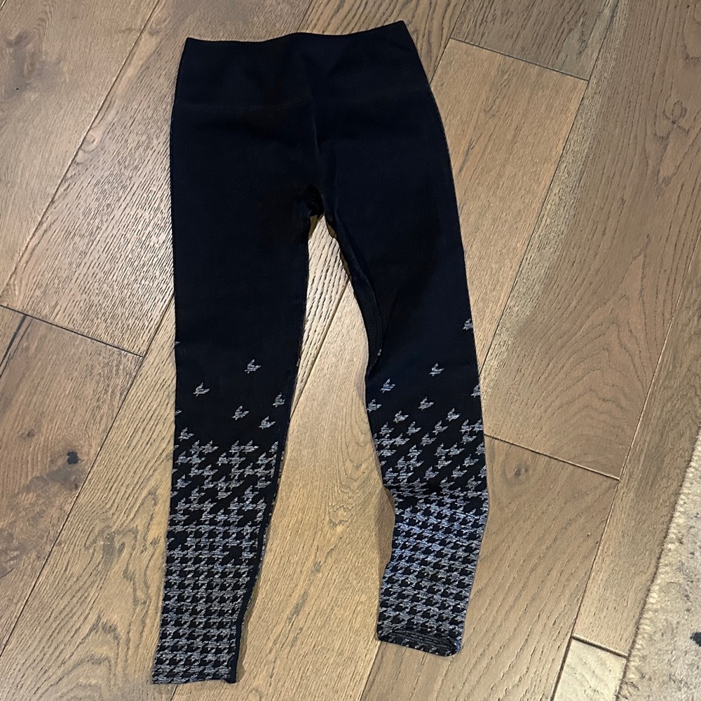 Fabletics Black and Gray Patterned Leggings